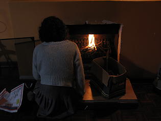 nina makes fire